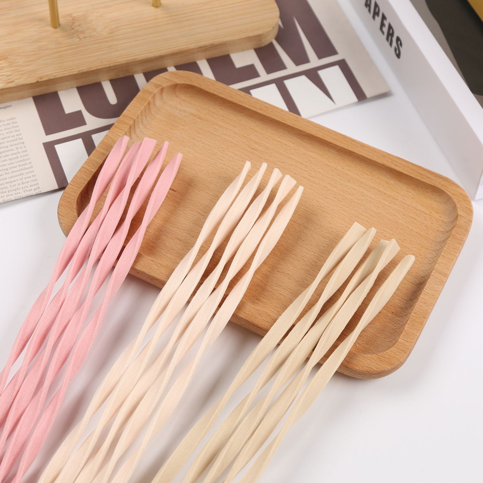 عصي ناشرة من القصب بلون الخشب  - مراجعة Home Fragrance Reeds وسعره